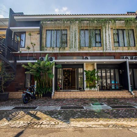Casa Ts 16 Hotel Malang Ngoại thất bức ảnh