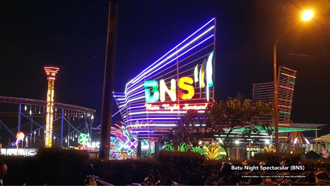 Casa Ts 16 Hotel Malang Ngoại thất bức ảnh