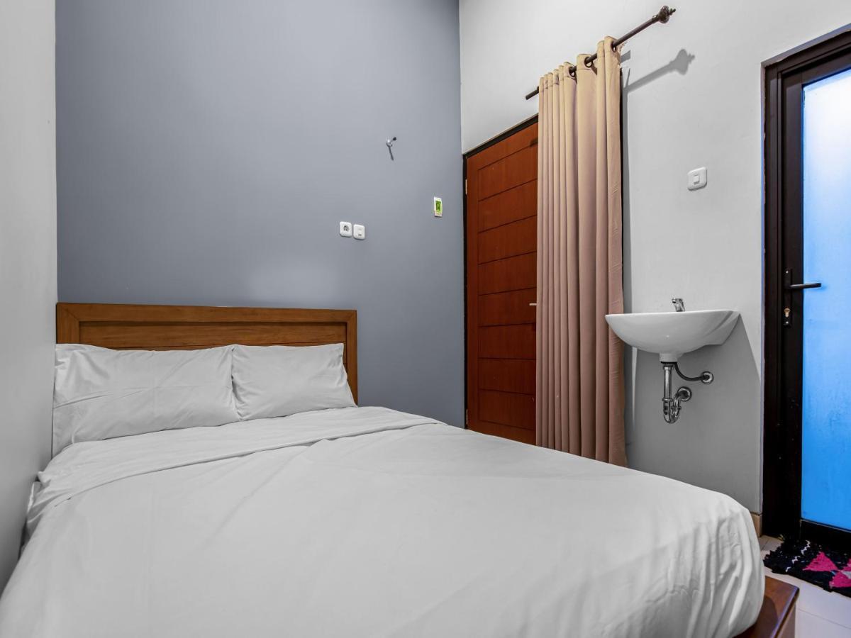 Casa Ts 16 Hotel Malang Ngoại thất bức ảnh
