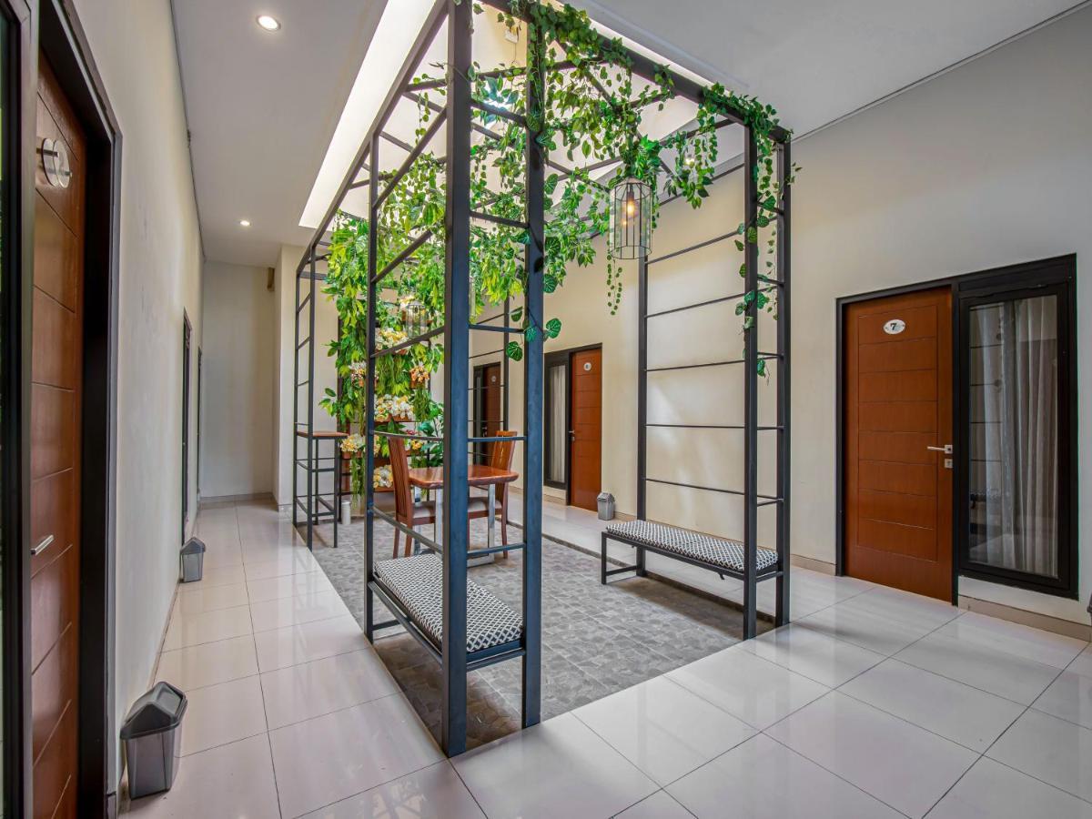 Casa Ts 16 Hotel Malang Ngoại thất bức ảnh
