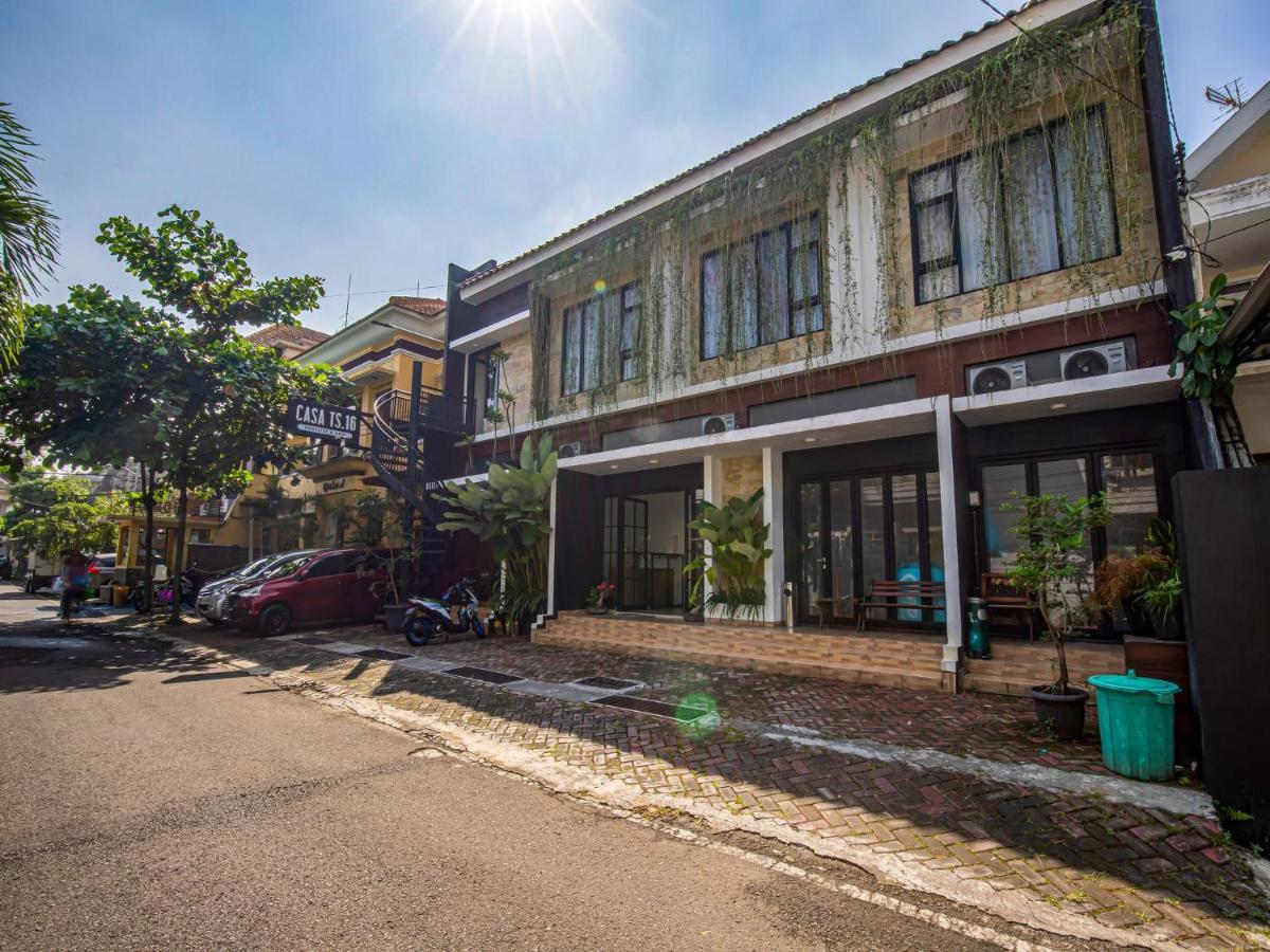Casa Ts 16 Hotel Malang Ngoại thất bức ảnh