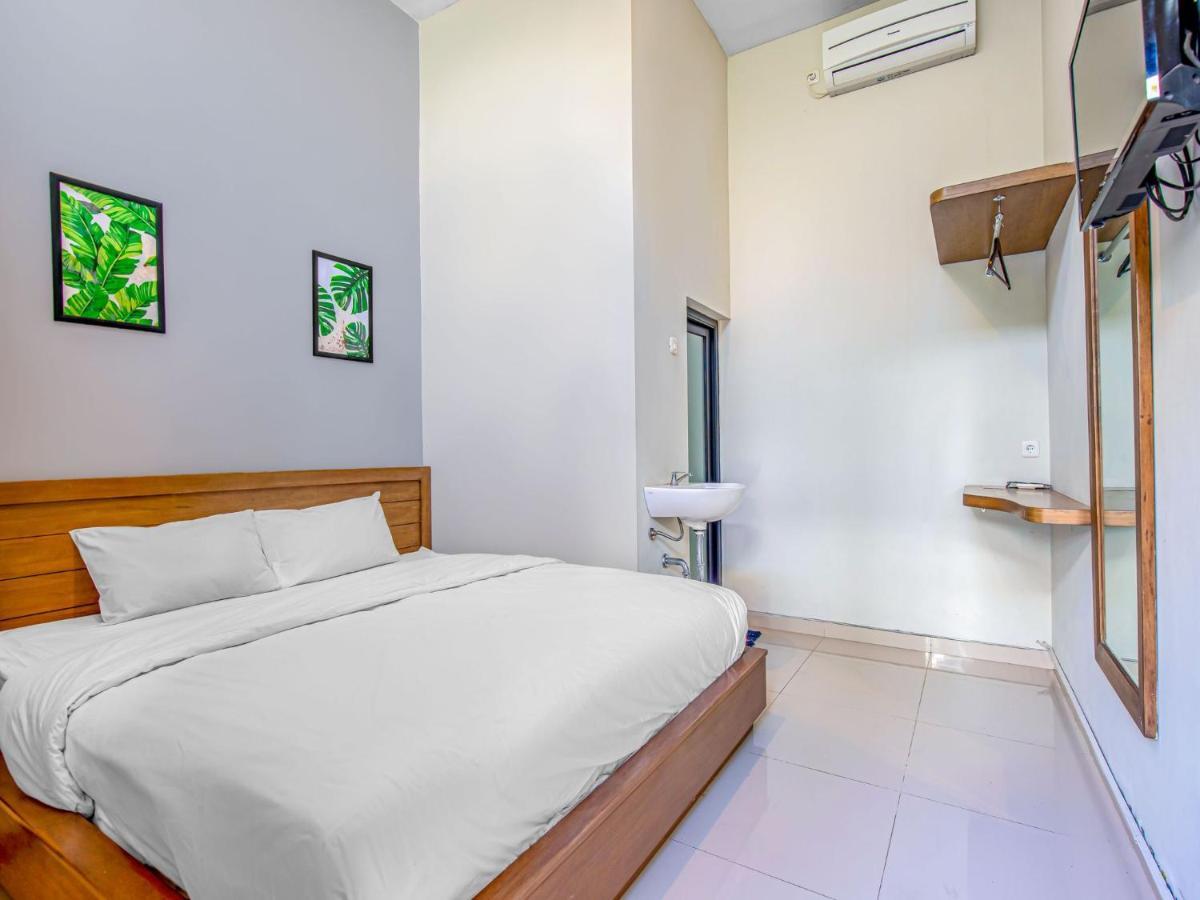 Casa Ts 16 Hotel Malang Ngoại thất bức ảnh
