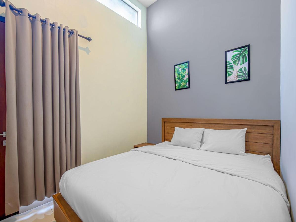 Casa Ts 16 Hotel Malang Ngoại thất bức ảnh