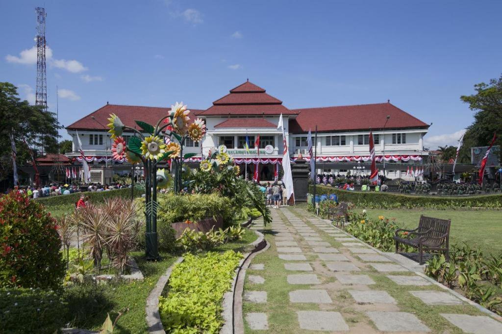 Casa Ts 16 Hotel Malang Ngoại thất bức ảnh
